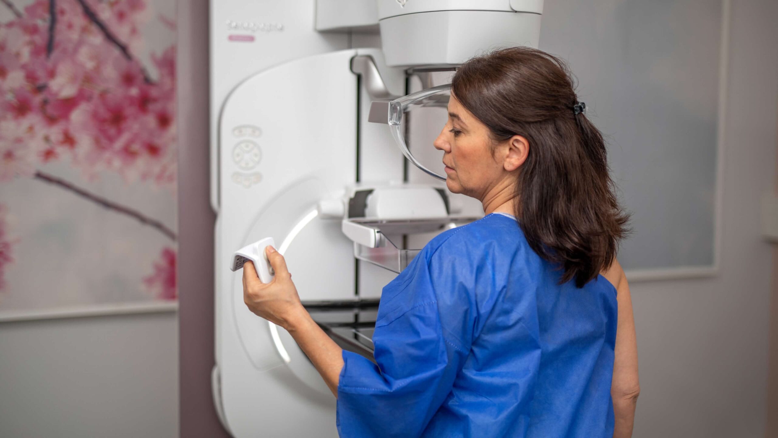 ge-healthcare-mammography-imaging-system-clinical-use