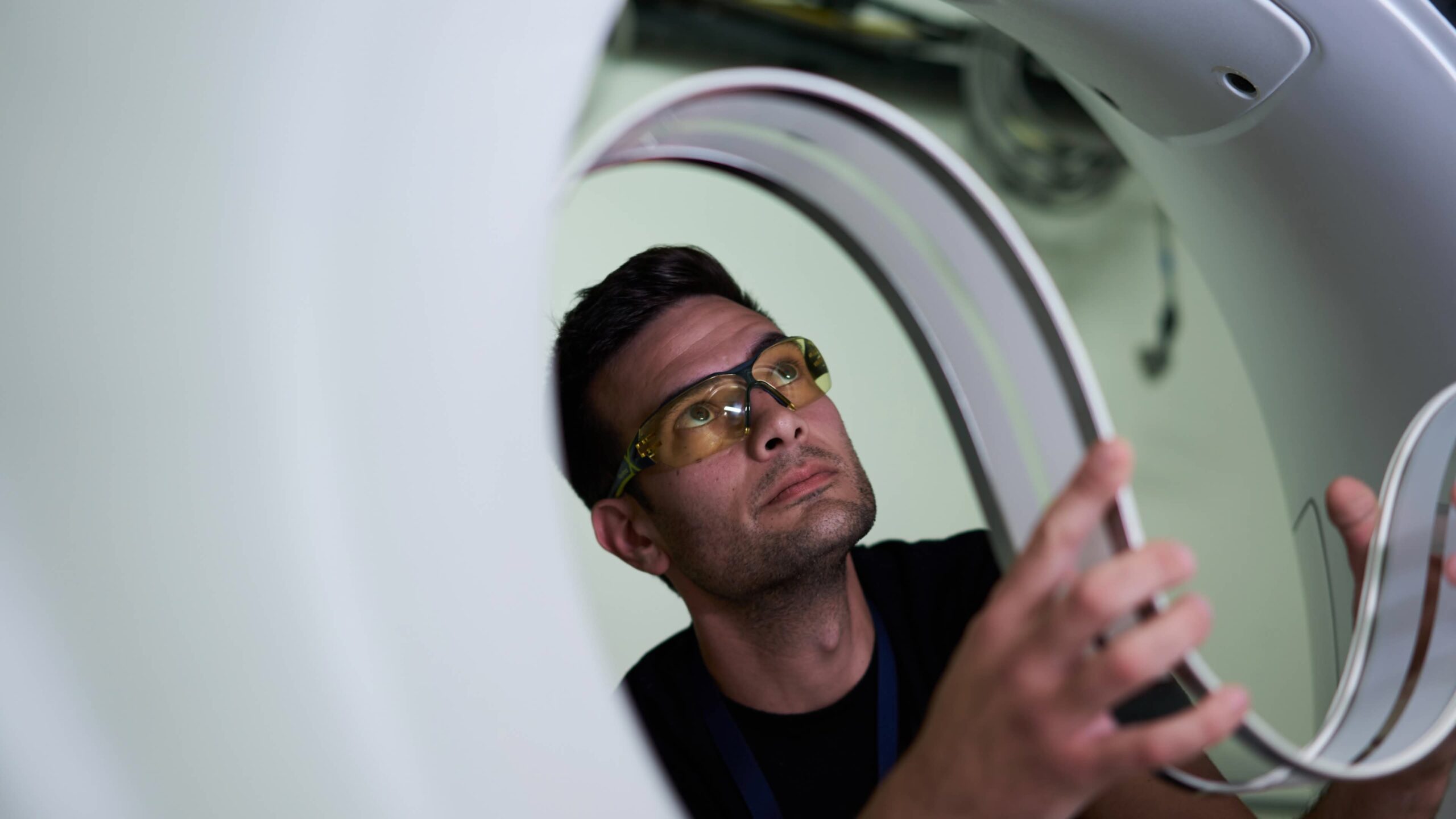 ge-healthcare-mri-patient-preparation-manufacturing